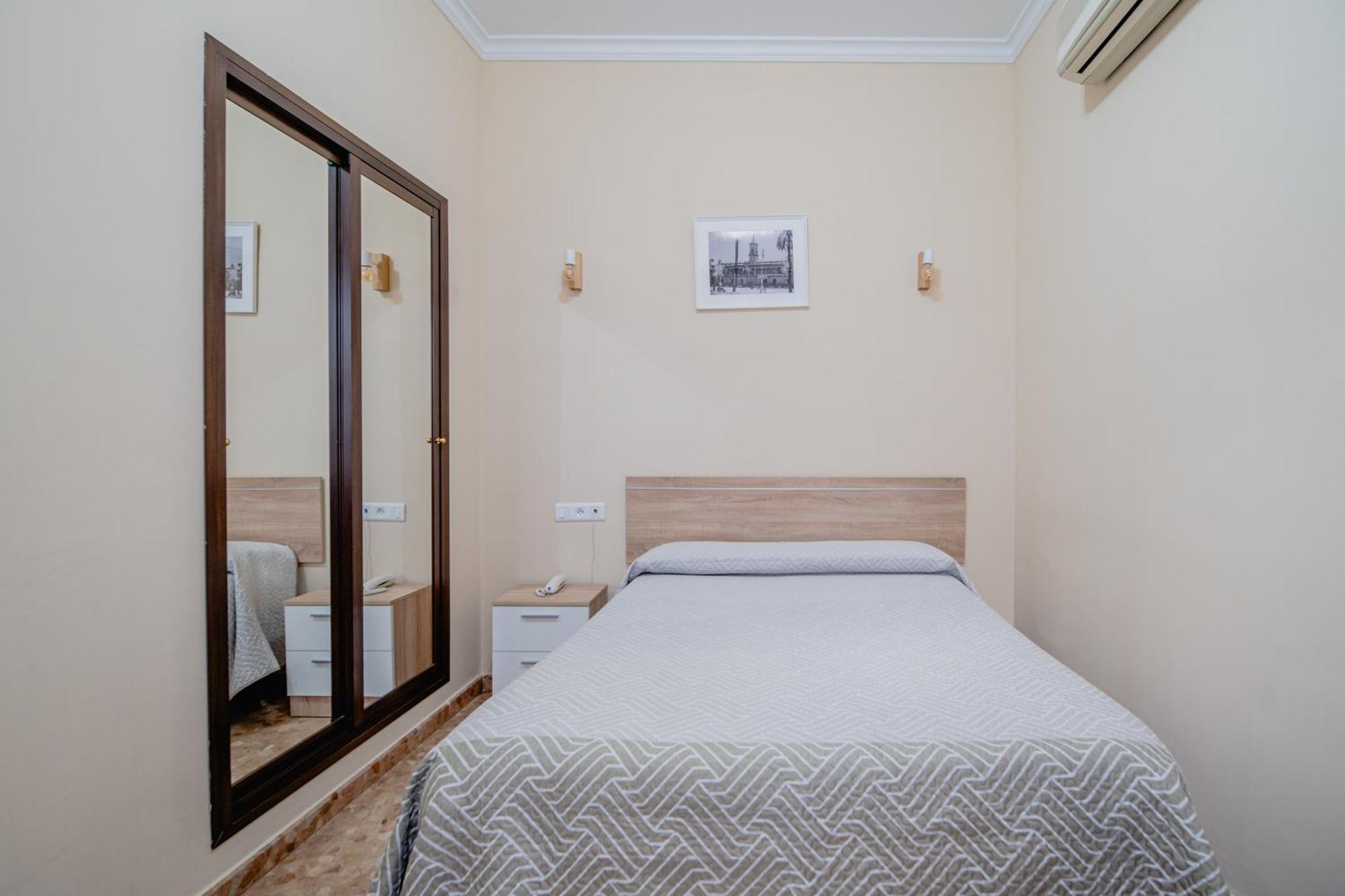Hotel Chamizo El Arahal Dış mekan fotoğraf