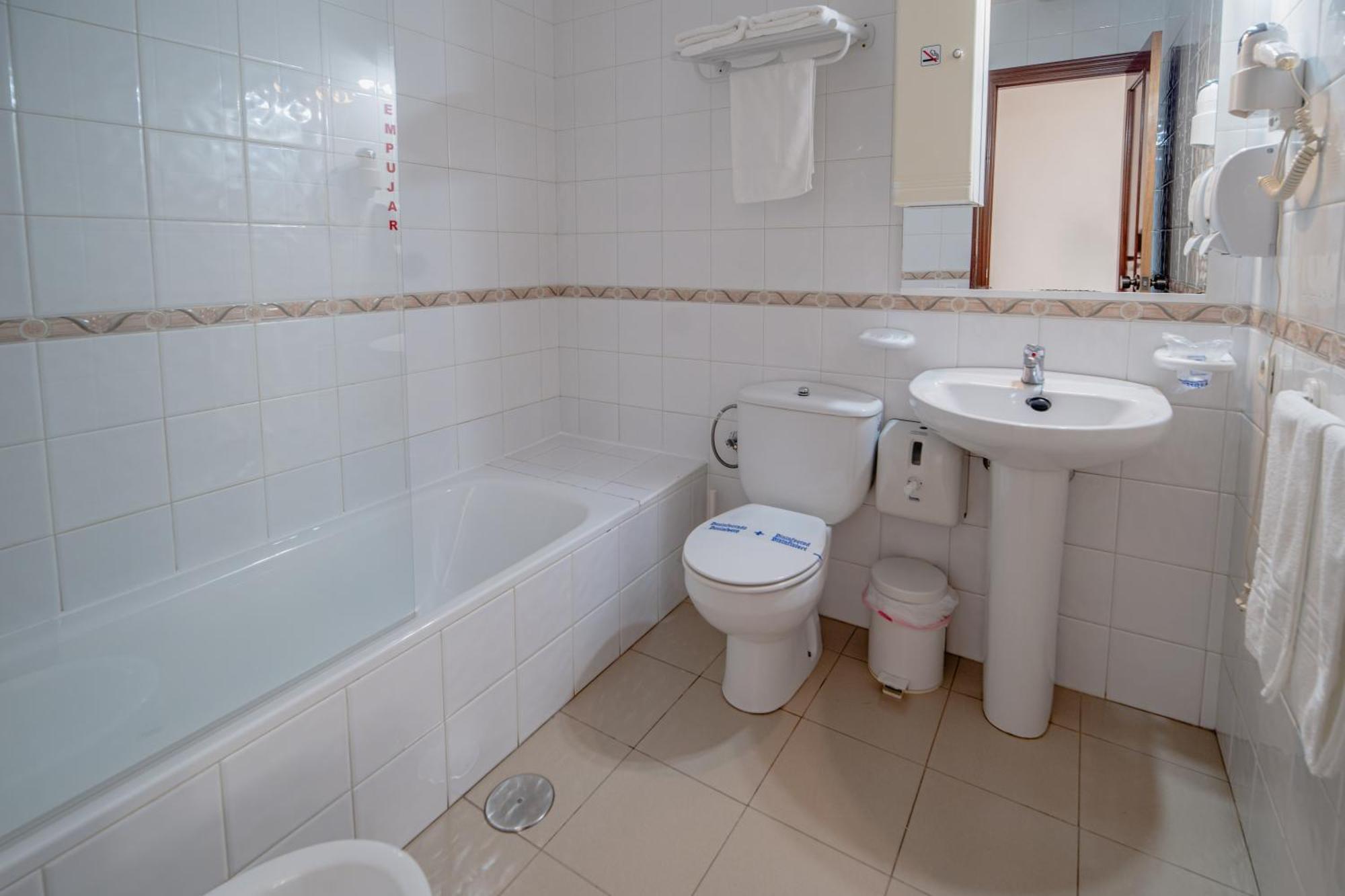 Hotel Chamizo El Arahal Dış mekan fotoğraf